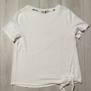 Women’s White Textured Knot-Front Top soft material. never worn